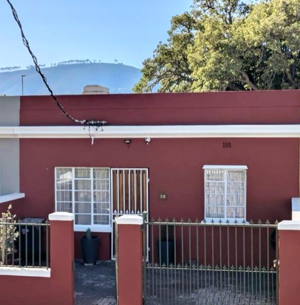 2 Bedroom Property for Sale in Vredehoek Western Cape